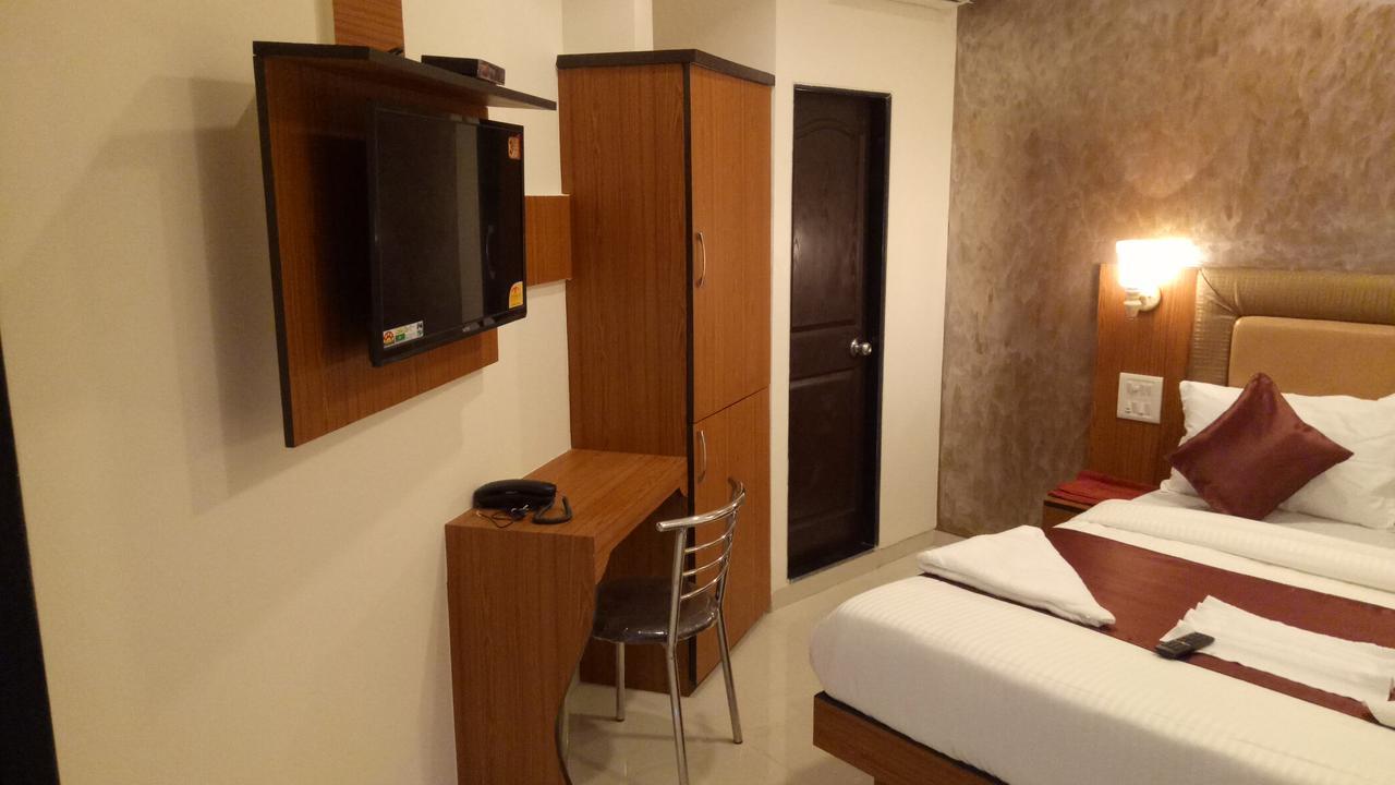 Flagship 83490 Hotel Bently Palace Mumbai Exteriör bild